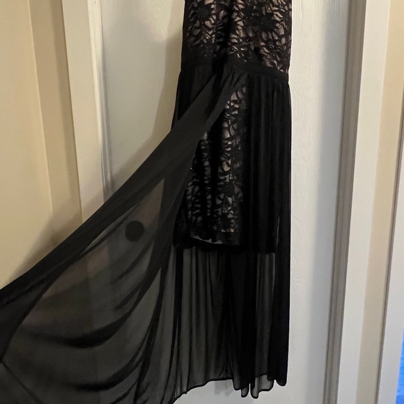 New Noir Halter Top Dress - Picture 2 of 4